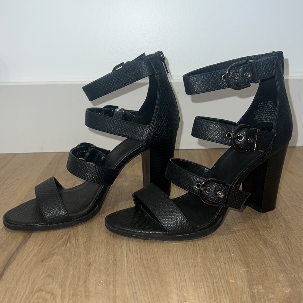 Vera Wang Heels